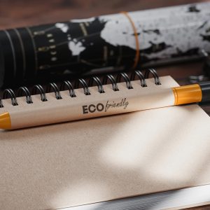 kraft defter uzerinde kraft kalem