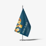 acık gri zemin uzerinde koyu yesil saten yansımalı masa bayragı, desk flag